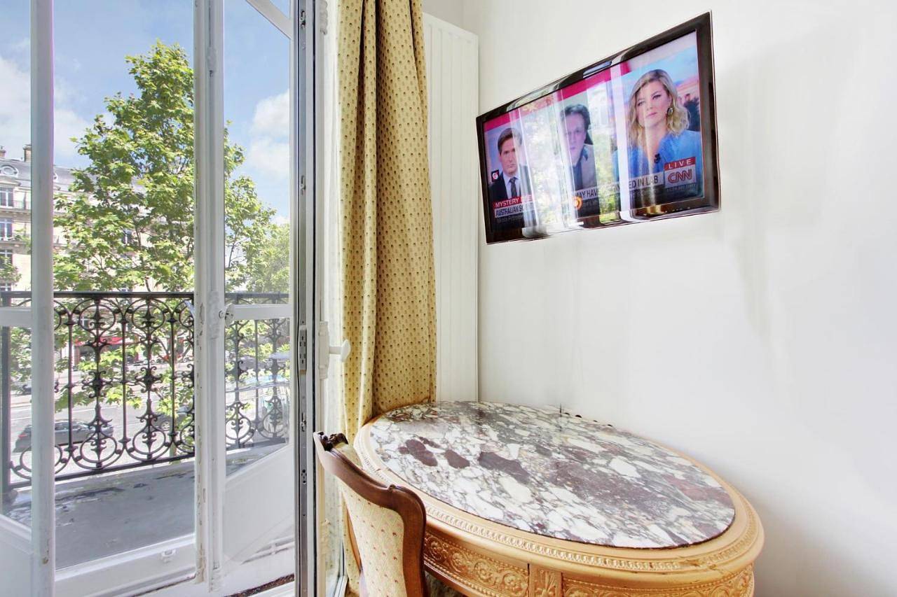 Suite junior avec balcon et vue sur Arc de Triomphe in Paris, Ile de France