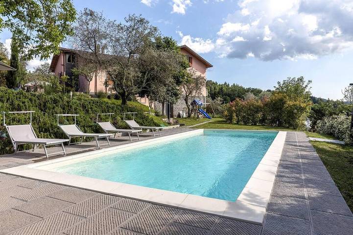 Ferienhaus für 16 Personen, mit Balkon