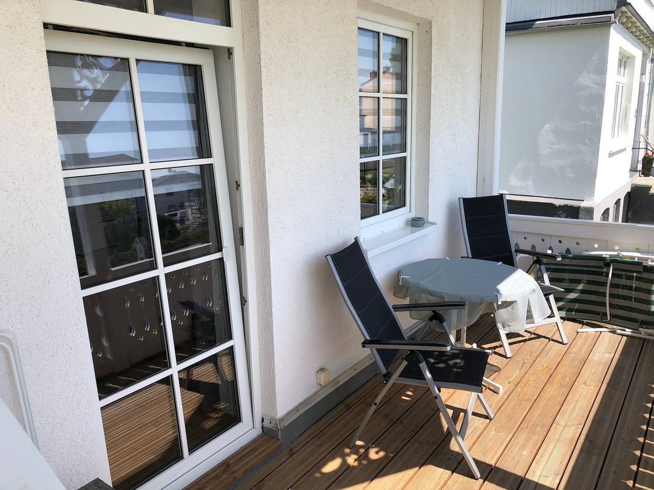 Ganze Wohnung, Ferienwohnung "Villa Bella Vista - Meerblick 1" mit Meerblick, Balkon und Wlan in Sassnitz, Nationalpark Jasmund