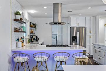 Vacation Rental for 8 Guests in Palm Springs, Coachella Valley, Picture 2