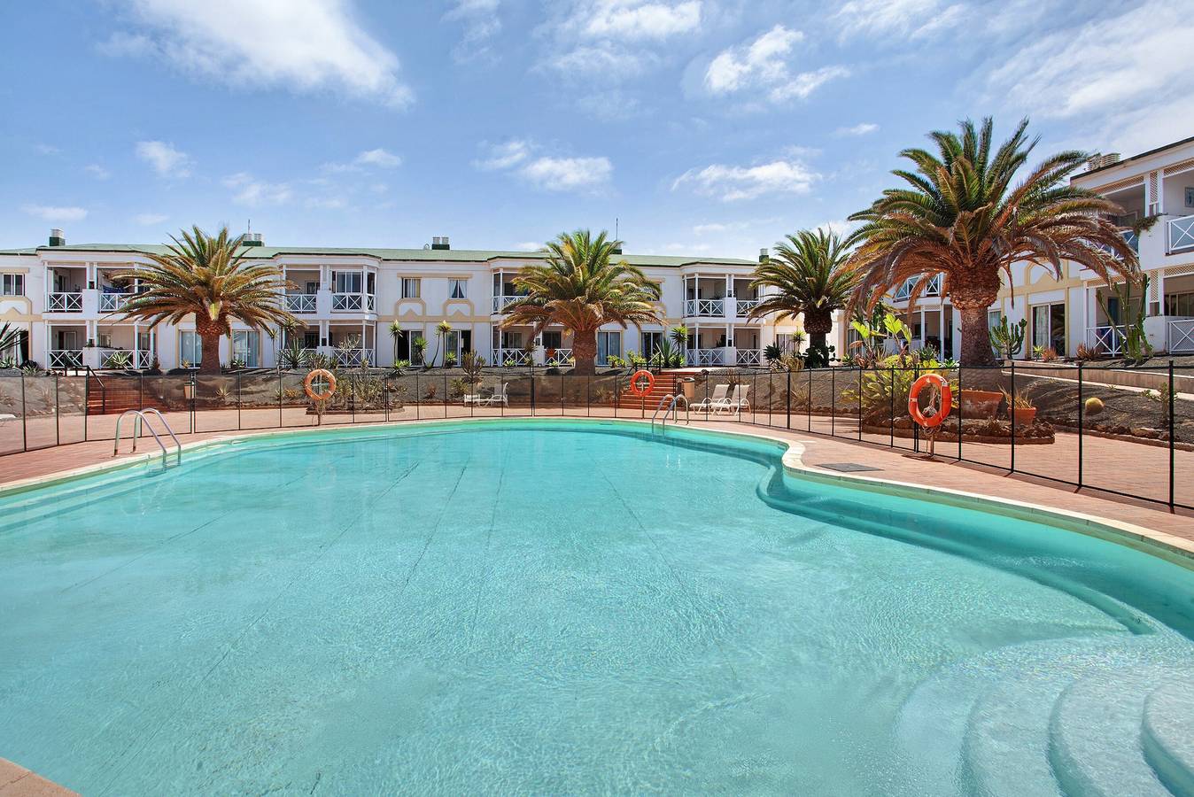 Vacation Home 'Casa Verdemar' with Shared Pool, Private Terrace and Wi-Fi in Corralejo, La Oliva