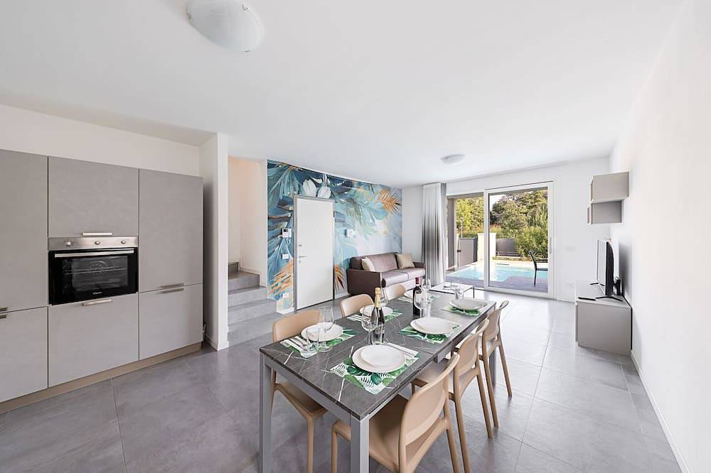 Villa Prestige 17 mit privatem Pool und Garten in Sirmione, Gardasee-Berge