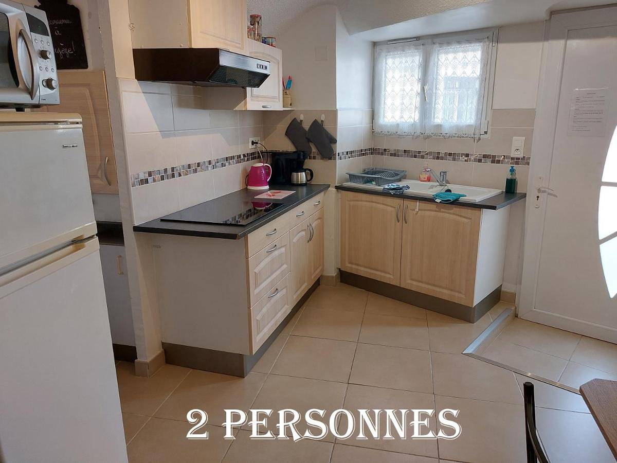 Appartement entier, One-Bedroom Apartment in Vergèze, Côte méditerranéenne (France)