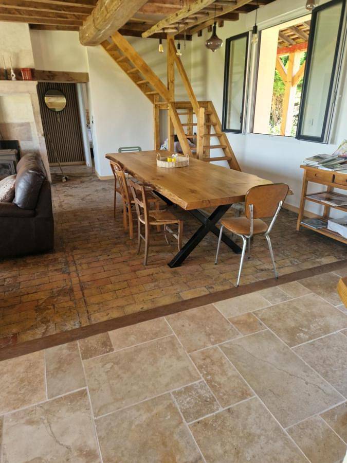 Two-Bedroom House in Ciel, Région de Chalon-sur-Saône