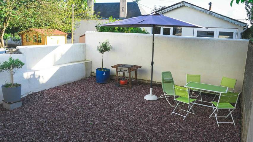 Location de vacances pour 4 personnes, avec Terrasse et Jardin à La Châtaigneraie