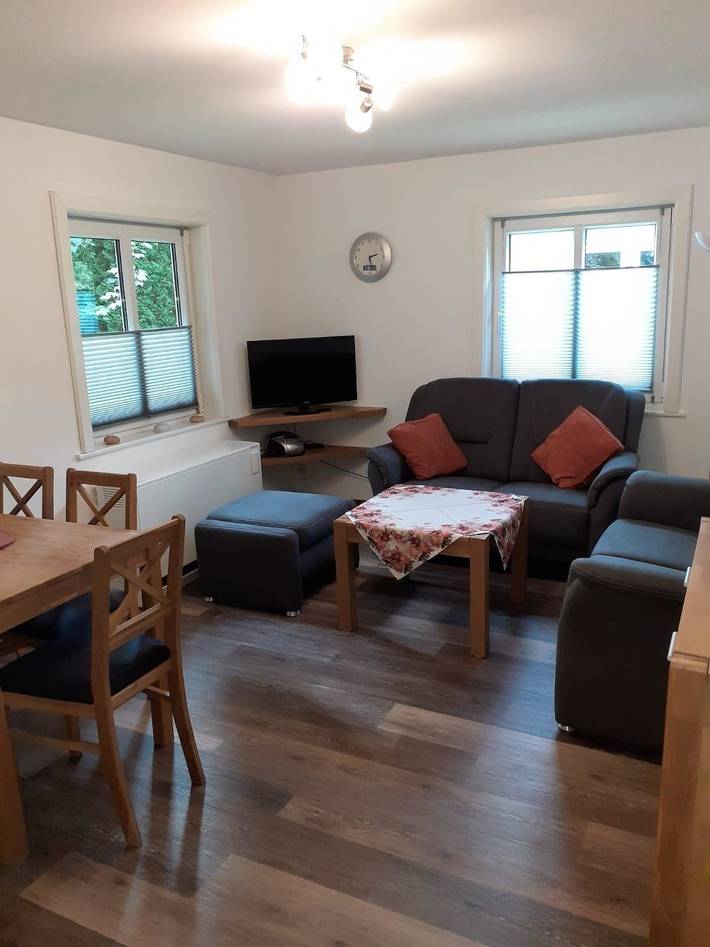 Hütte für 4 Personen, mit Terrasse und Garten