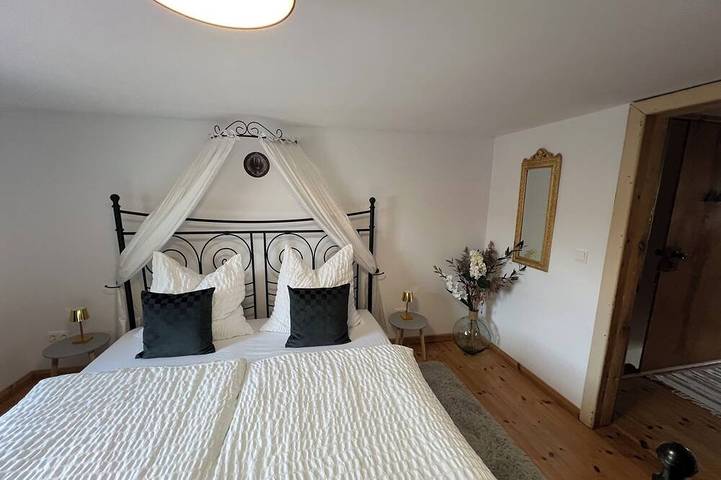 Ganze Wohnung, Attraktive Ferienwohnung im Herzen von Rheinsberg unweit vom Schloss und See in Rheinsberger See, Rheinsberg