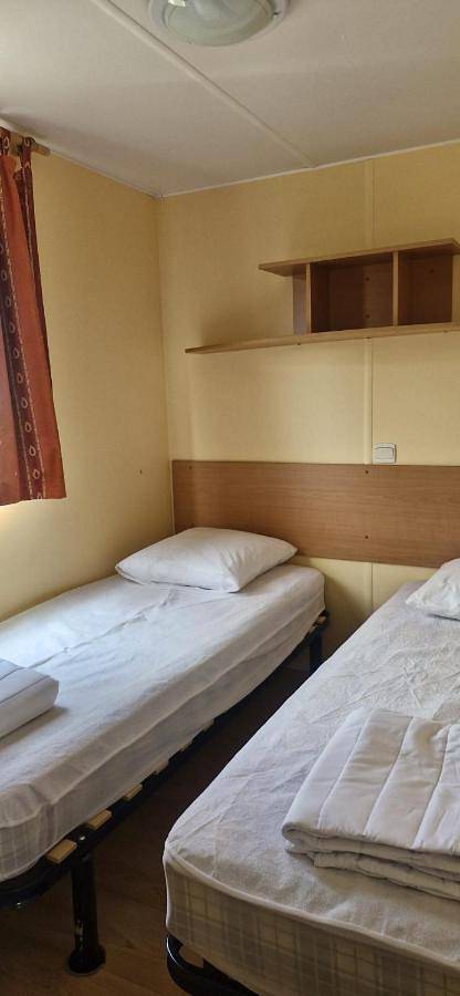 Location de vacances pour 4 personnes, avec piscine ainsi que jardin et vue, animaux acceptés à Lagraulière - 4