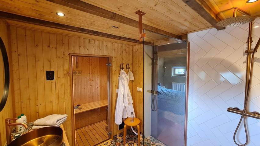 Maison de vacances pour 6 personnes, avec sauna et jacuzzi ainsi que terrasse et jardin