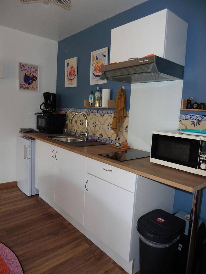 Gîte pour 3 personnes, avec piscine et sauna ainsi que jardin et vue, animaux acceptés dans Lagarde-sur-le-Né
