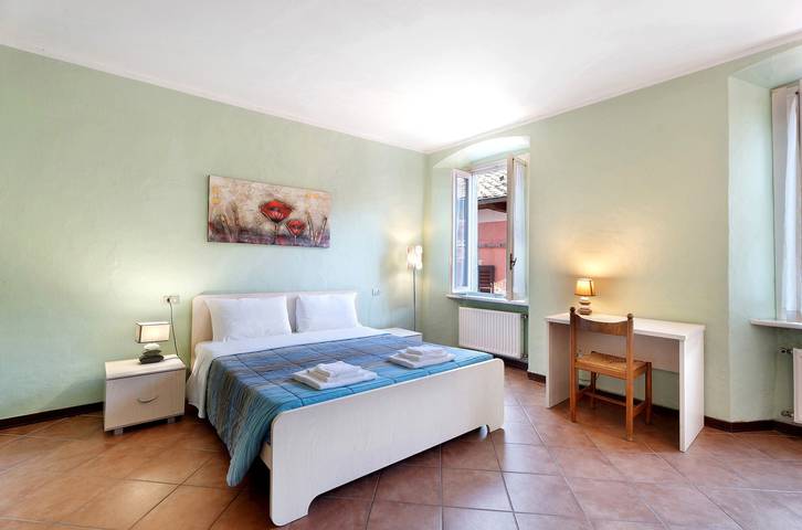 Ferienwohnung für 6 Personen, mit Balkon und Seeblick am Ortasee