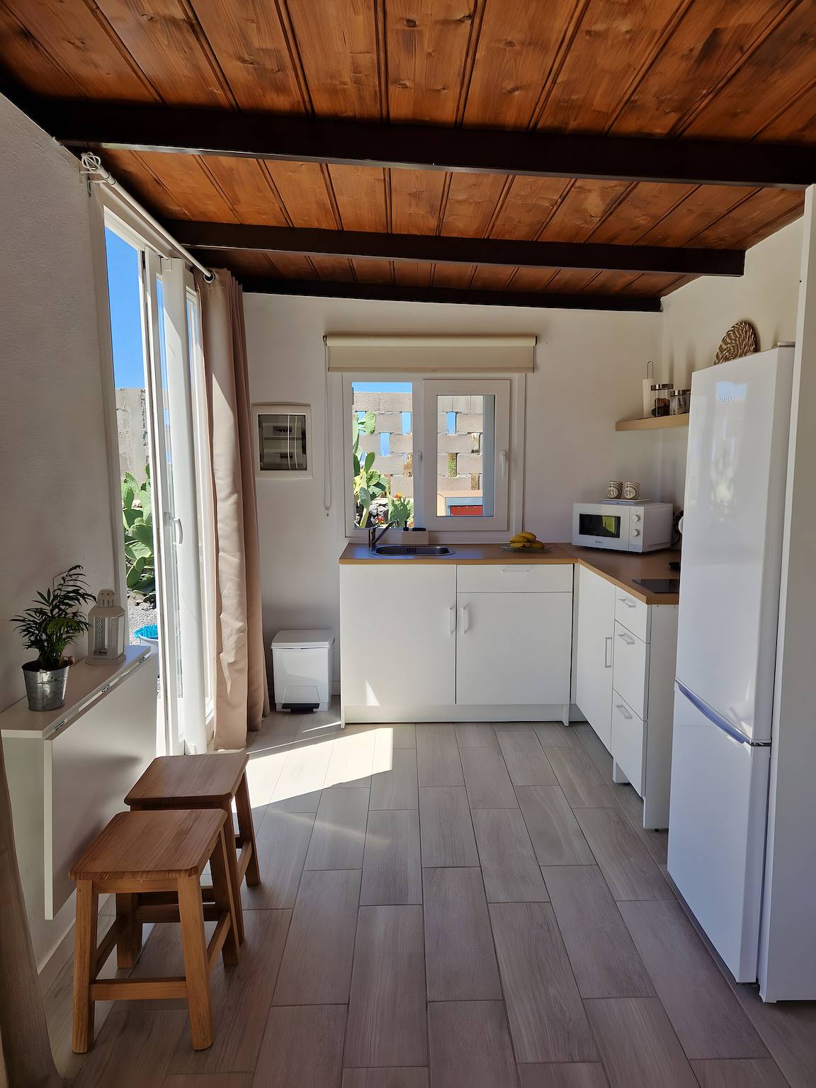 Apartamento 'Casa Deco' con vistas a la montaña, Wi-Fi y aire acondicionado in Los Llanos de Aridane, La Palma Sur