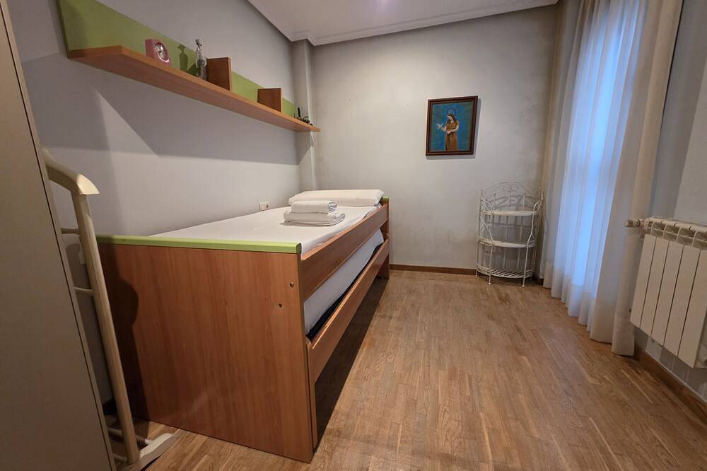 Entire apartment, 15A06 Apartamento centrico en Llanes in Llanes, Costa Verde (Spain)