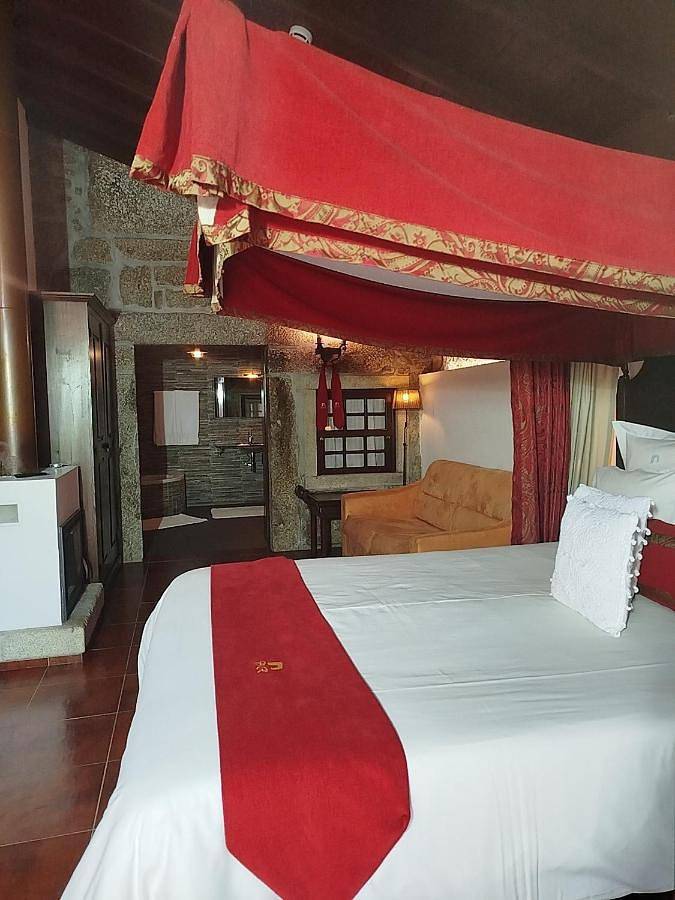 Casas do Rio in Cossourado, Distrito de Braga