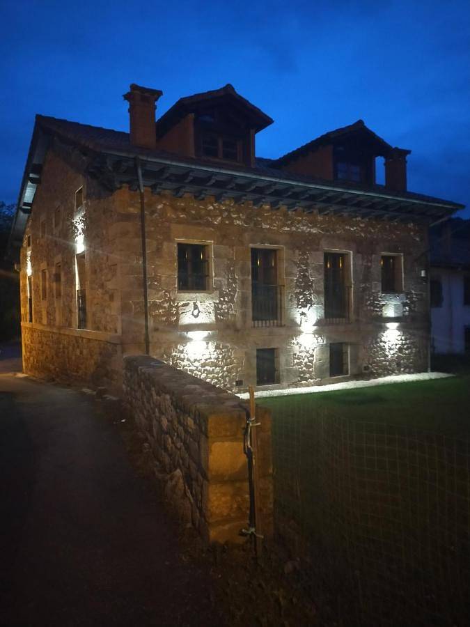 Apartment with Balcony in Treceño, Valdáliga