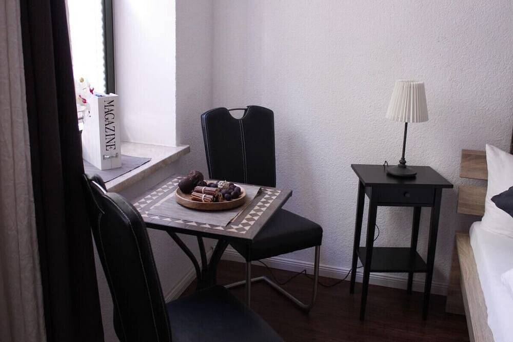 Apartamento entero, Apartment-Ensuite with Bath-City view in Leipzig Mitte, Leipzig