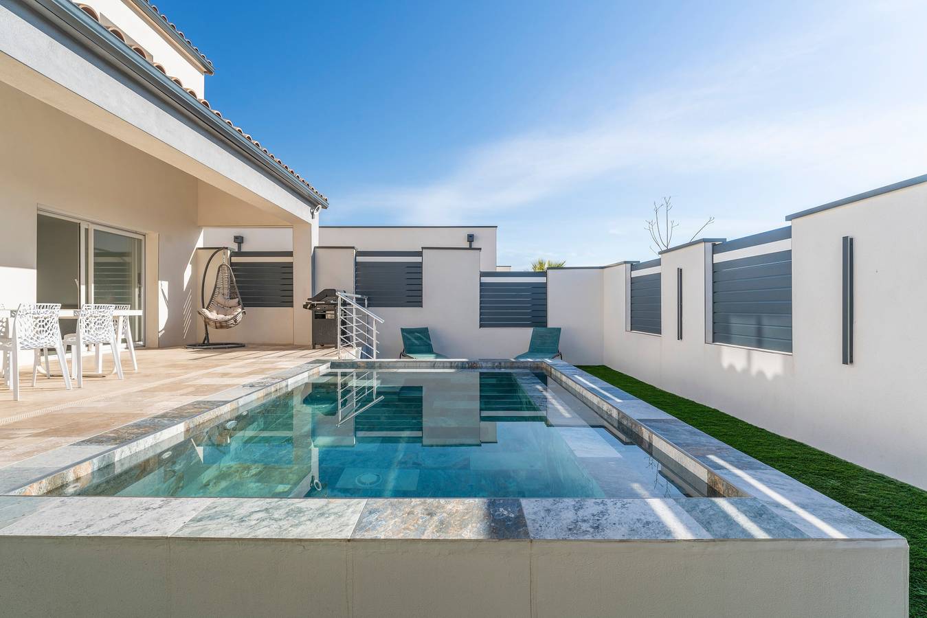 Maison avec piscine privée, Wi-Fi et climatisation in Saint-Geniès-de-Malgoirès, Région de Nîmes