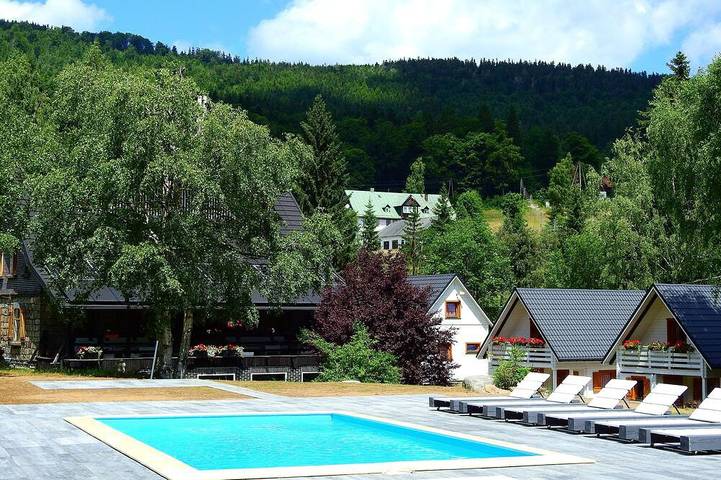 Ferienhaus für 27 Personen, mit Garten und Sauna in Niederschlesien