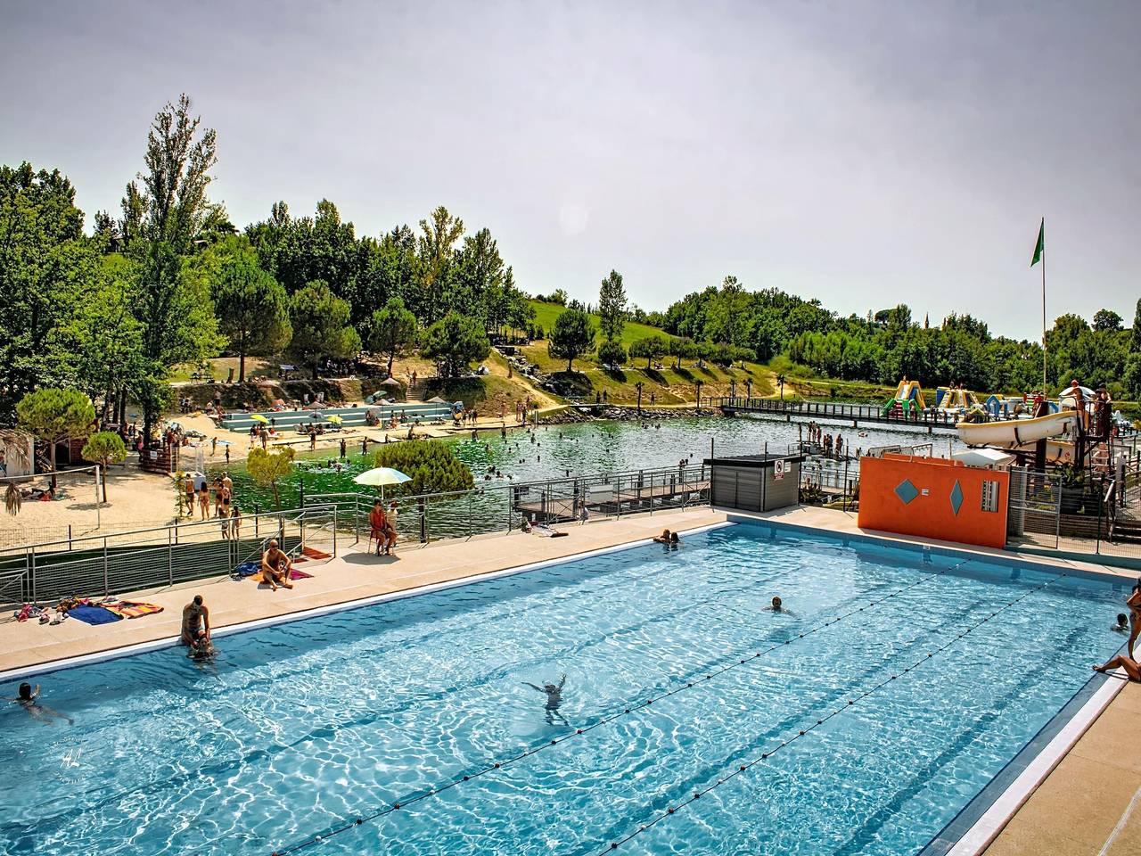 Escapada cerca del lago Monclar con piscina in Monclar-de-Quercy, Tarn y Garona