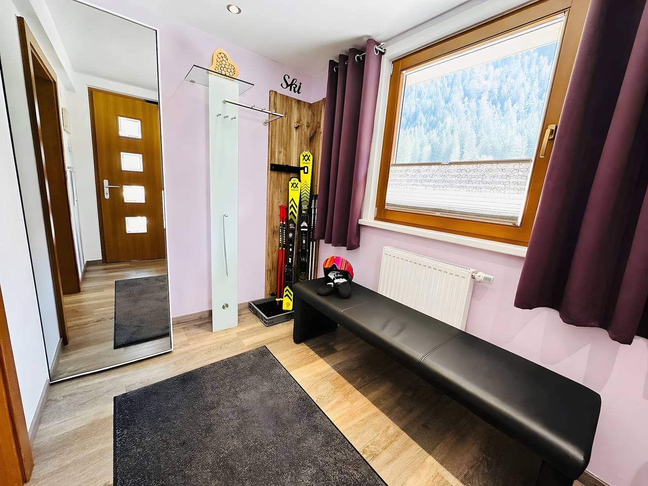 Ganze Wohnung, Apartment 'Haus Marchegg - Granat' mit Bergblick, Balkon und Wlan in Hintertuxer Gletscher, Hintertux