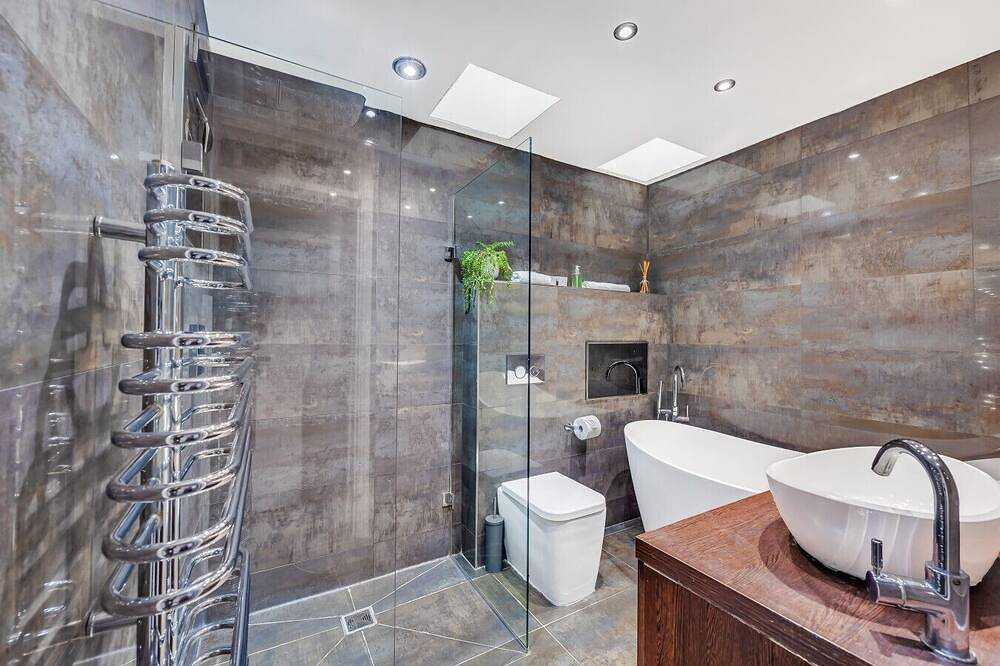 Shenley House • Close to City Centre • Driveway Parking • Workspace • Smart Tvs • Yoko Property in Milton Keynes, Südostengland