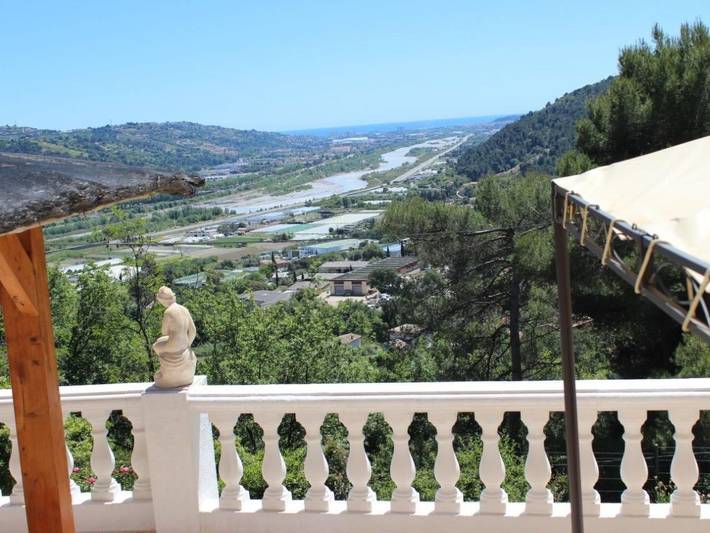 Location de vacances pour 5 personnes, avec jardin ainsi que piscine et terrasse, animaux acceptés à Gattières - 2