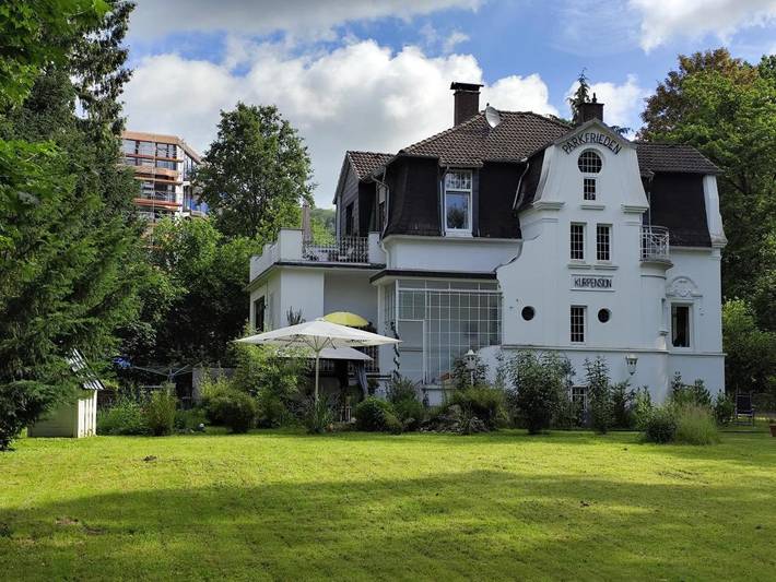 Gästehaus, mit Terrasse und Garten