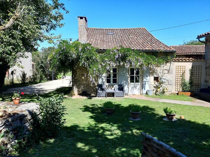 Gîte pour 4 personnes, avec jardin et terrasse
