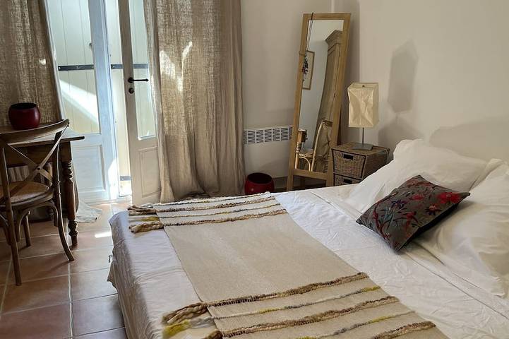 Location de vacances pour 8 personnes, avec terrasse et jardin à Saint-Jurs - 3