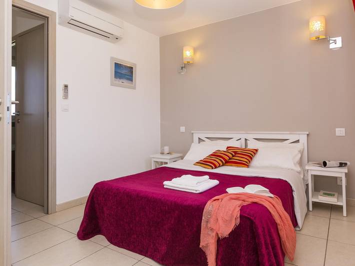 Location de vacances pour 6 personnes, avec terrasse et piscine à Belgodère - 4