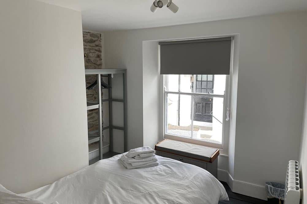 Stunning Views of Polperro Harbour from this Waterfront Cottage. Free Parking. in Polperro, Cornualles