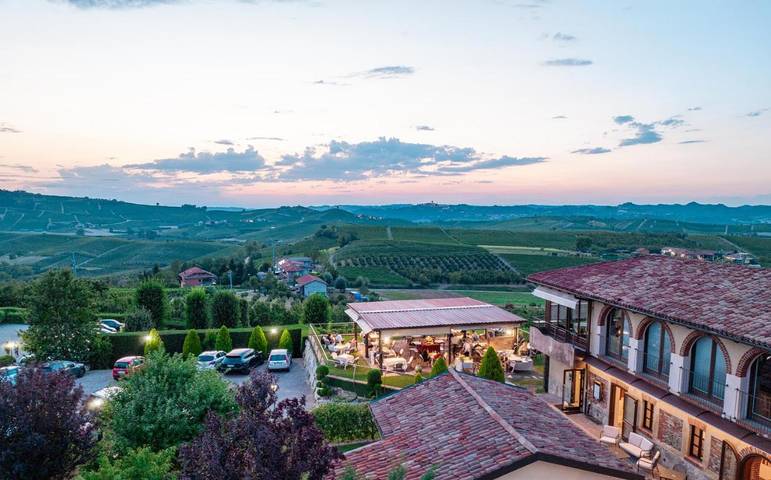 Rustico per 2 persone, con Balcone e Idromassaggio nonché Terrazza e Giardino in Monferrato