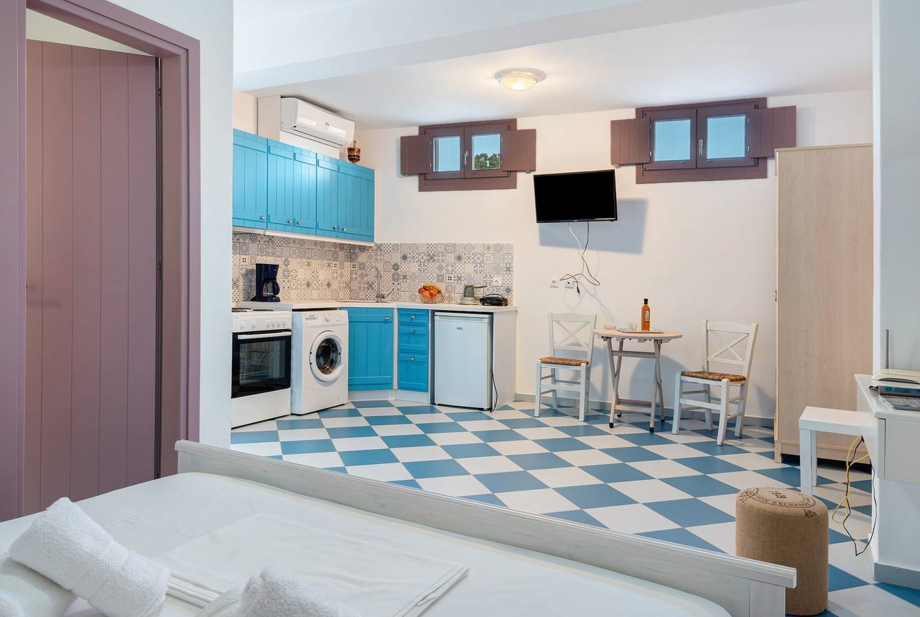Apartamento entero, Apartamento 'Nicolas House 3' con terraza privada, Wi-Fi y aire acondicionado in Amorgos