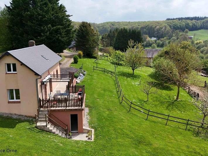 Location de vacances pour 4 personnes, avec Terrasse et Jardin à Gacé