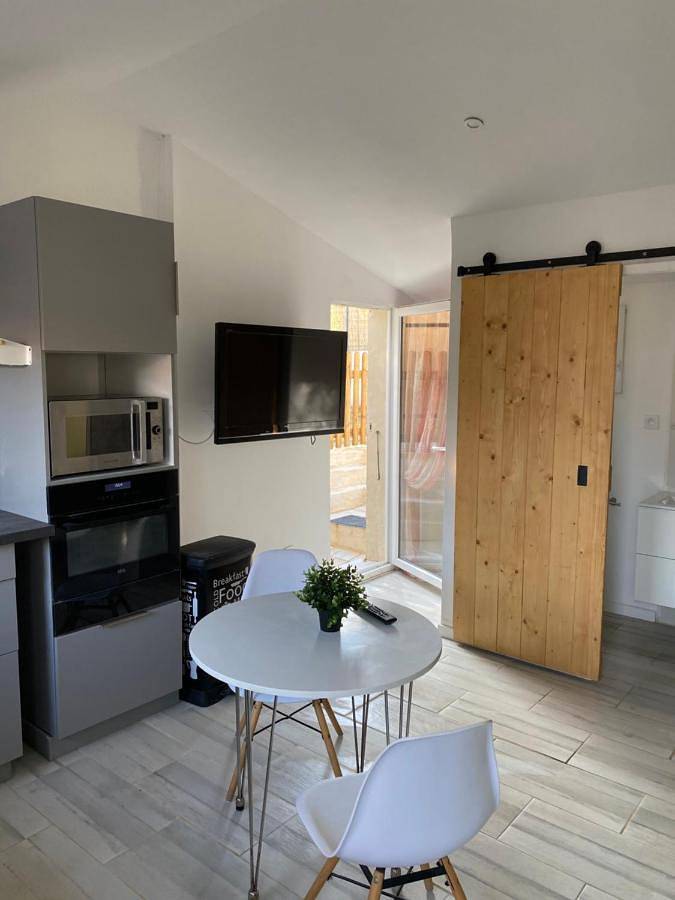 Location de vacances pour 2 personnes, avec terrasse à La Tour-d'Aigues - 3