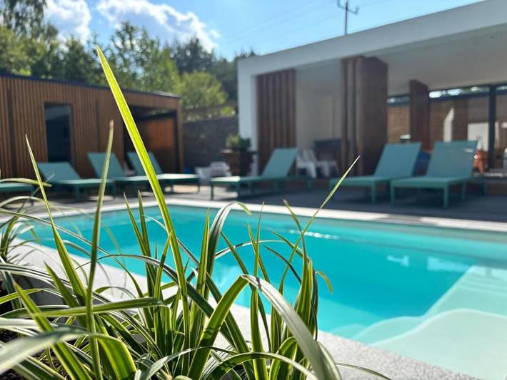 Dom dla 8 osób, z sauna i widok oraz basen i ogród, zwierzęta dozwolone w Jezioro Białe