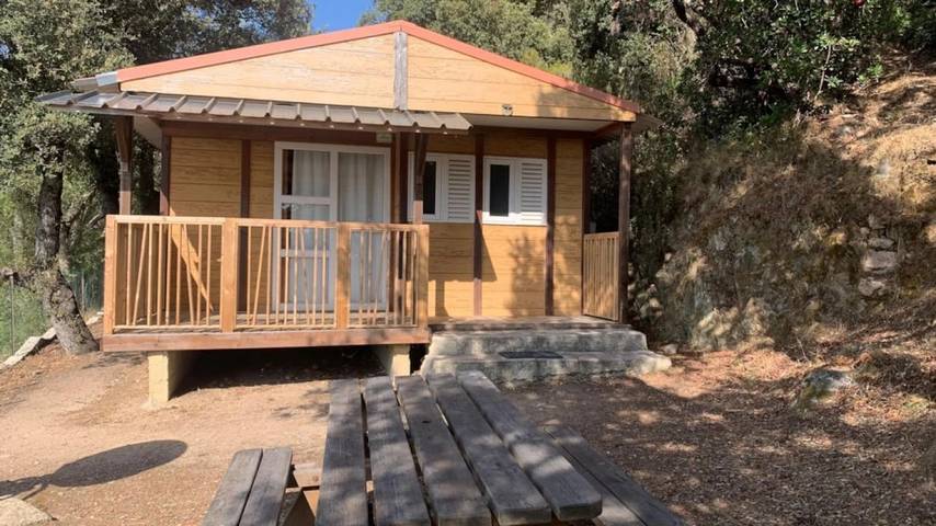 Maison pour 5 personnes, avec jacuzzi ainsi que bassin pour enfant et terrasse à Olmeto