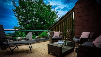 Gîte pour 3 personnes, avec sauna et jardin ainsi que piscine et balcon dans Brandmatt