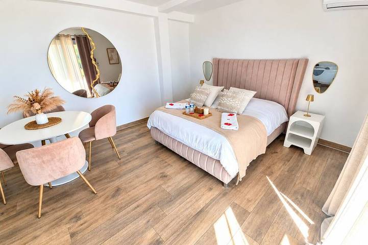 Ganze Wohnung, L'Écrin du Sud - Toulon - Ollioules mit privatem Pool und Spa in Ollioules, Mittelmeerküste (Frankreich)