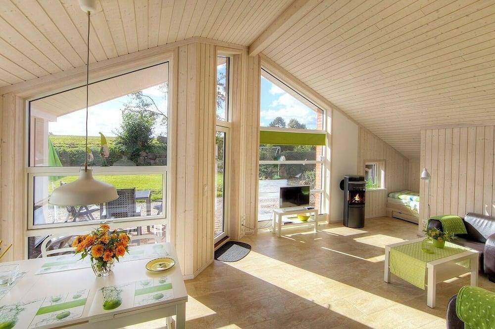 Vacation home with sauna, 5 minutes from the Baltic Sea in Timmendorfer Strand, East Holstein