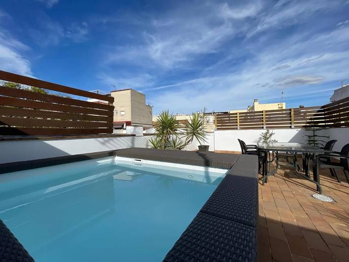 Apartamento de vacaciones para 4 personas, con piscina además de balcón y vistas - 1