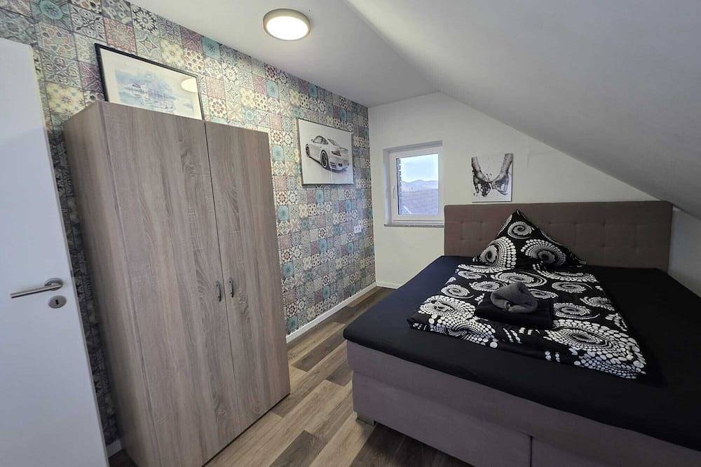 Ganze Wohnung, Ruhige Dachgeschoßwohnung Bad Berleburg in Bad Berleburg, Kreis Siegen-Wittgenstein