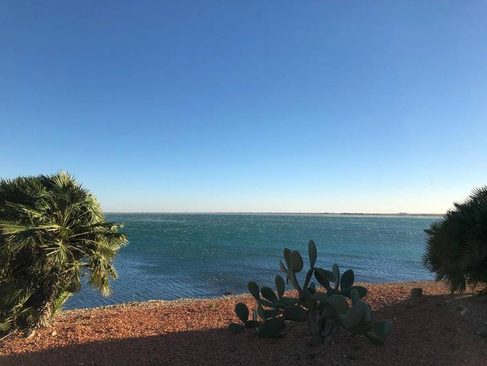 Apartamento entero, Apartamento 'Blau' con vistas al mar, Wi-Fi y aire acondicionado in Platja de l'Arquitecte (Terres de l'Ebre), La Ampolla