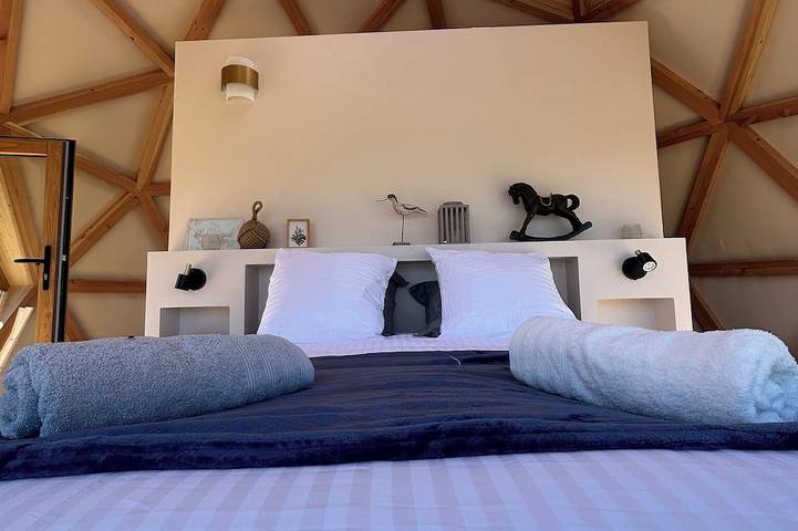 Gîte pour 2 personnes, avec jacuzzi ainsi que terrasse et jardin à Favières - 2