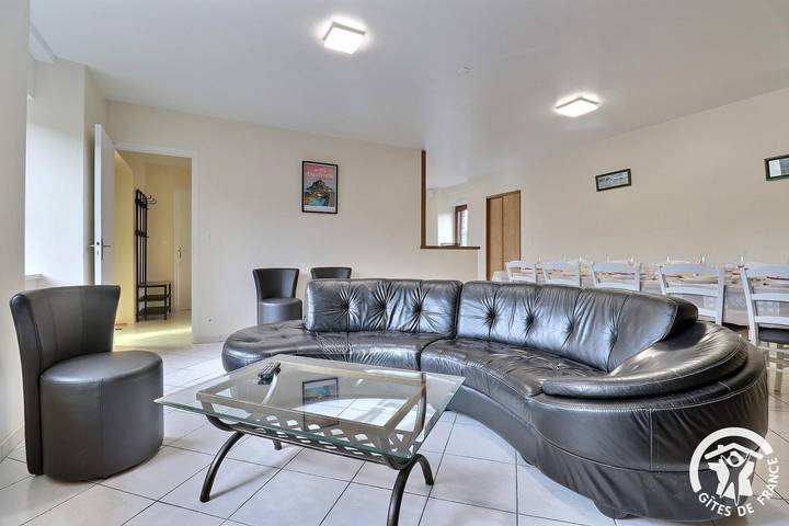 Gîte pour 9 personnes, avec jardin à Epiniac - 4