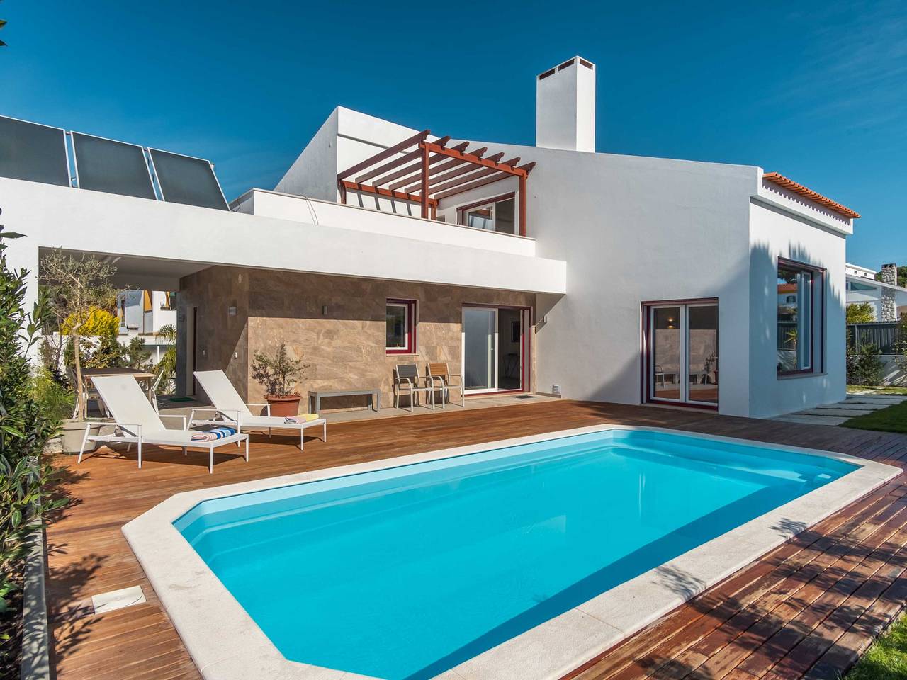 Moderne Villa nahe Sesimbra mit Pool und Garten in Praia do Meco, Sesimbra (Castelo)