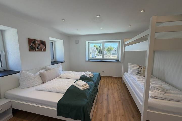 Ferienwohnung für 5 Personen in Burgau - 4