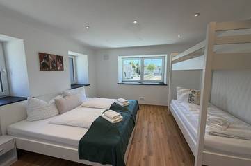 Ferienwohnung für 5 Personen in Burgau, Bayerisch Schwaben, Bild 3