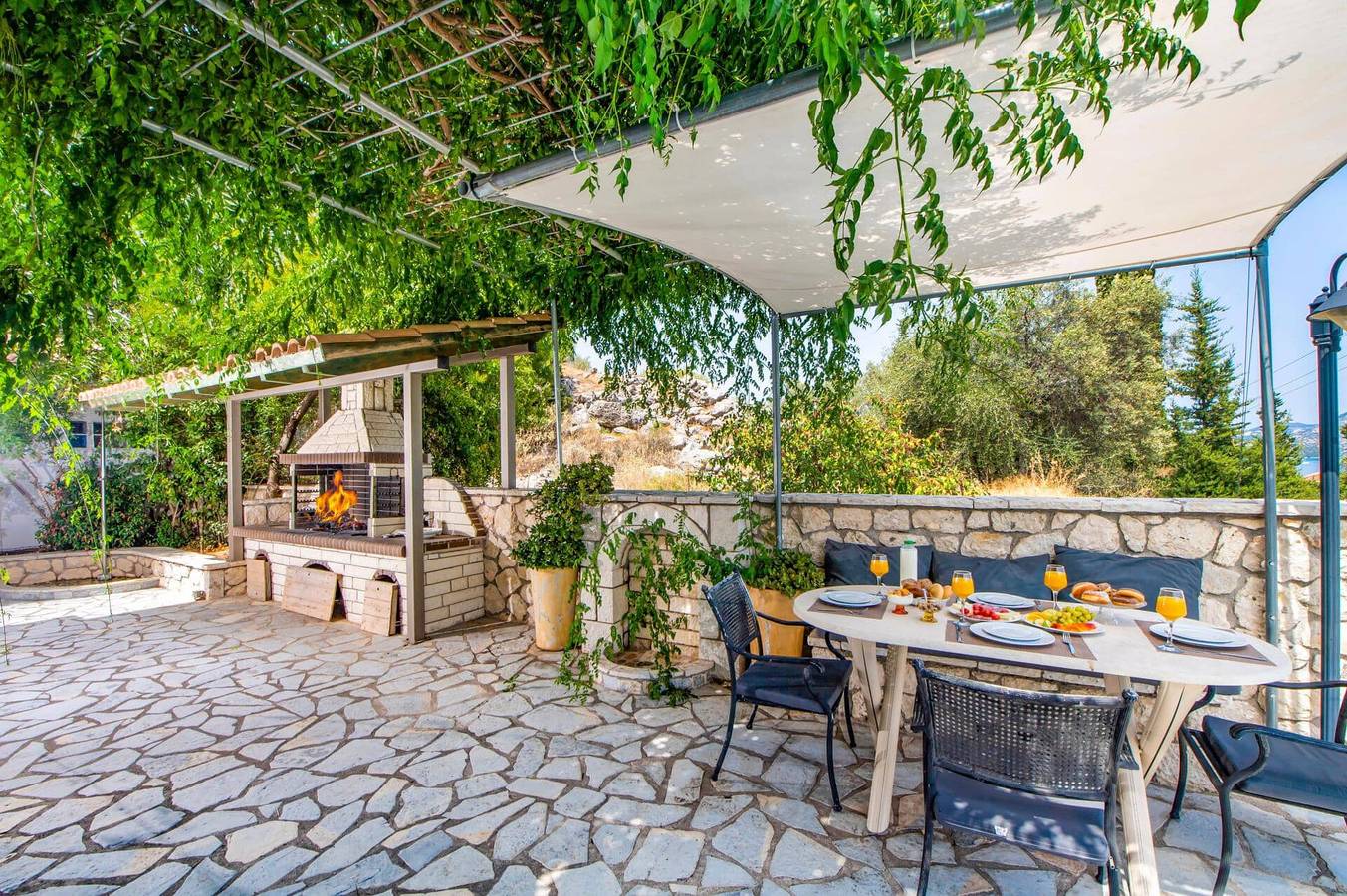 Villa Zogianna by Villa Plus in Nikiana, Alexandros