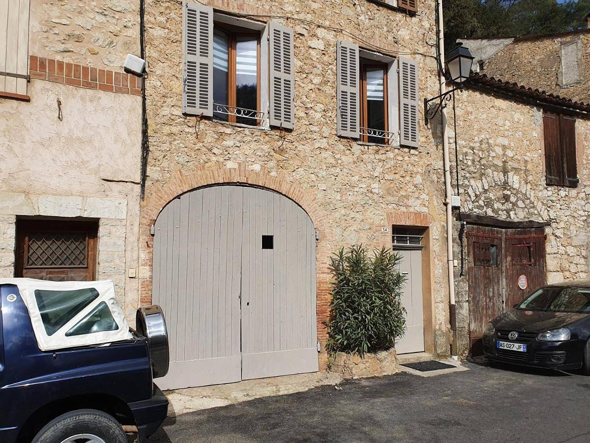 Appartement entier, One-Bedroom Apartment in Entrecasteaux, Région de Brignoles